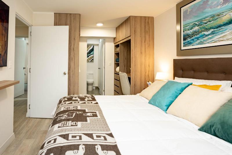 Modern 3BR 2BA Apt with Parking Steps from Kennedy Park Trendy Cafés & Best Restaurants - image 4