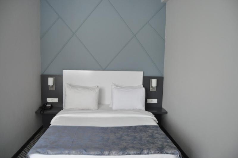 Double Room image 3