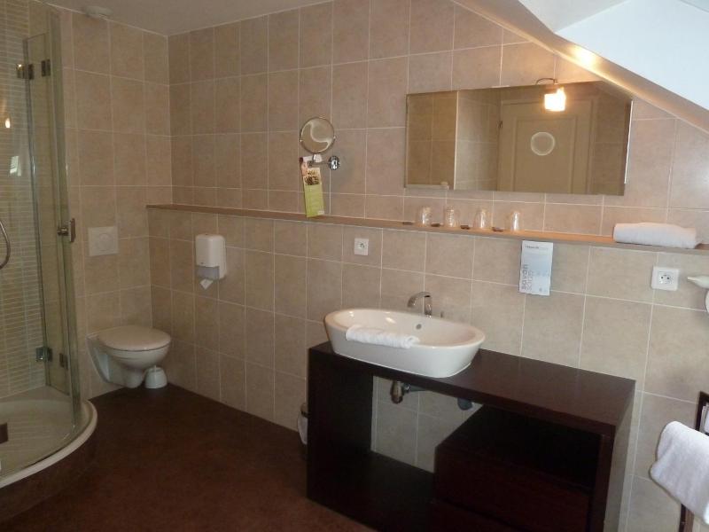 Family Room image 3