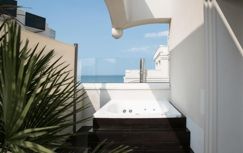 Adriatic Room with external SPA bathtub image 2