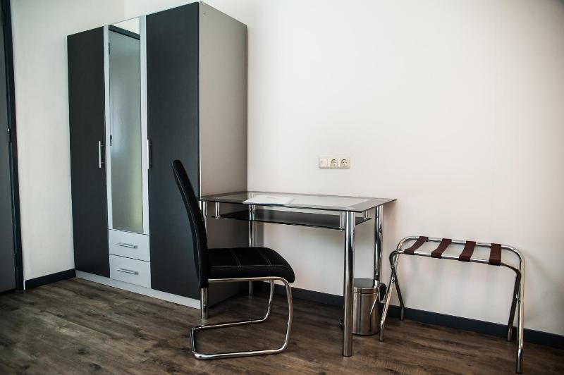 Triple Room with Private Bathroom image 1