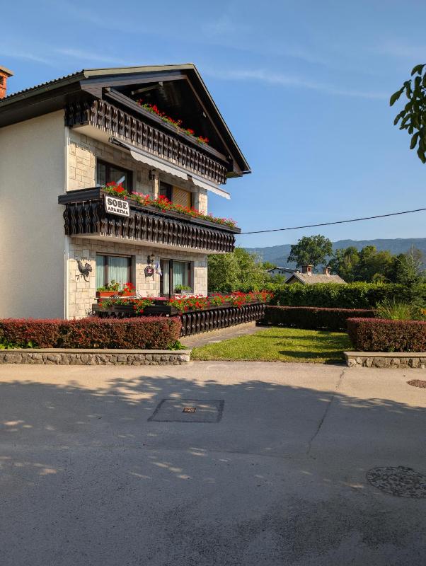 Apartma Rustika - image 6