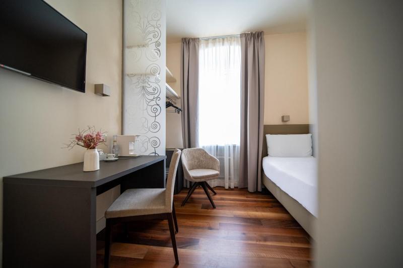 Classic Single Room image 2