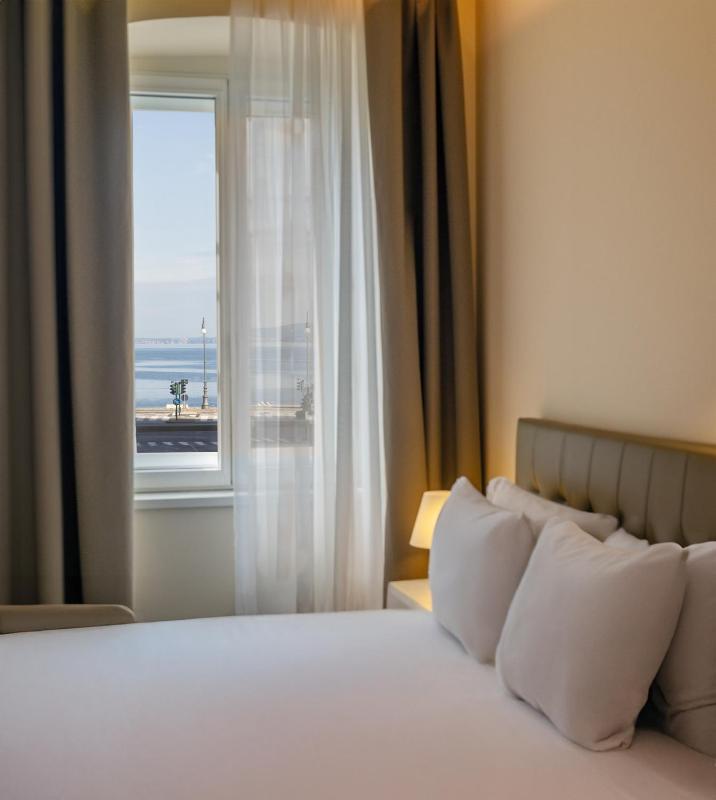 Superior Double Room image 2