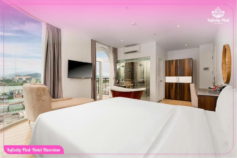 Infinity Pink Hotel Riverview - image 9