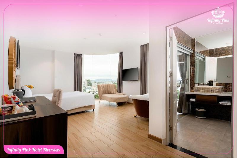 Infinity Pink Hotel Riverview - image 14