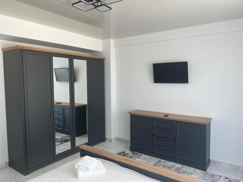 806 B2 ALMAR LUXURY RESIDENCE-Renting Apartments & Free Pool-Family Apartment - image 16