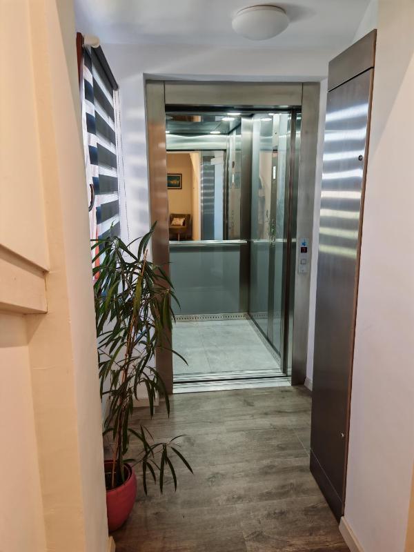 Deluxe Double Room with Balcony image 3