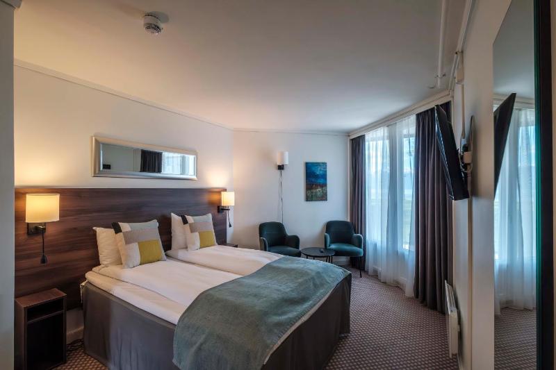 Double Room with Sea View image 1