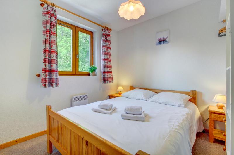 One-Bedroom Apartment image 3