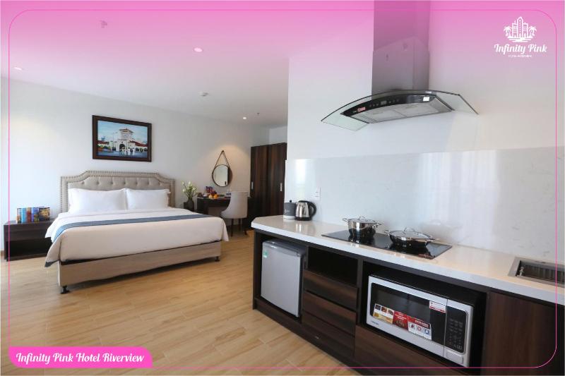 Infinity Pink Hotel Riverview - image 6