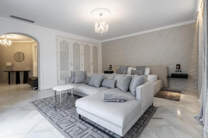 Palacio Suites Marbella - image 5