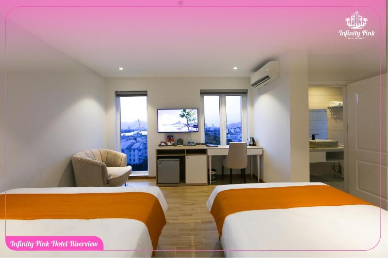 Infinity Pink Hotel Riverview - image 12
