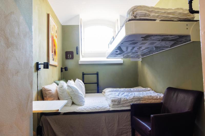 Small Double Room with Shared Bathroom image 1