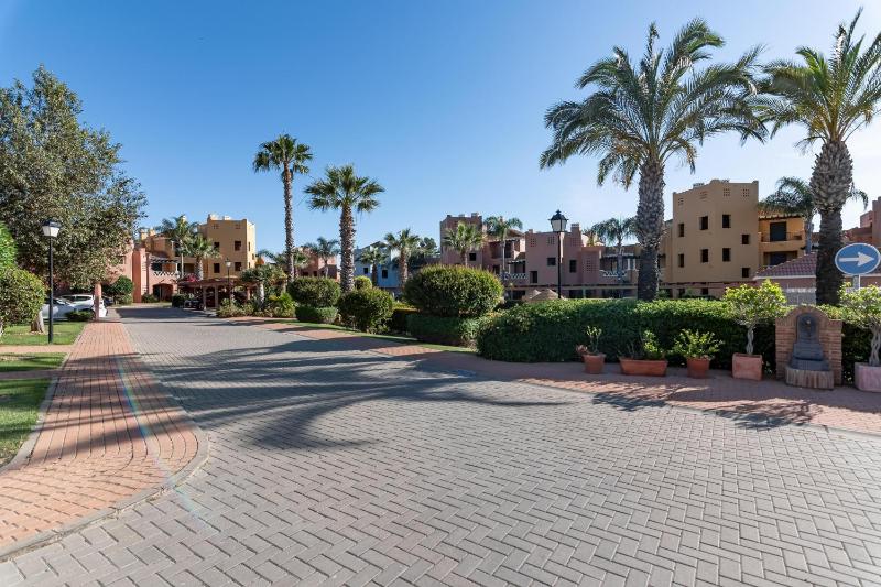 Apartment with Garden View image 4