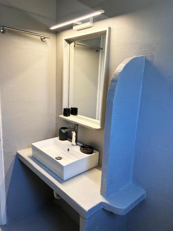 One Bedroom Family Apartment with Sea View  image 3