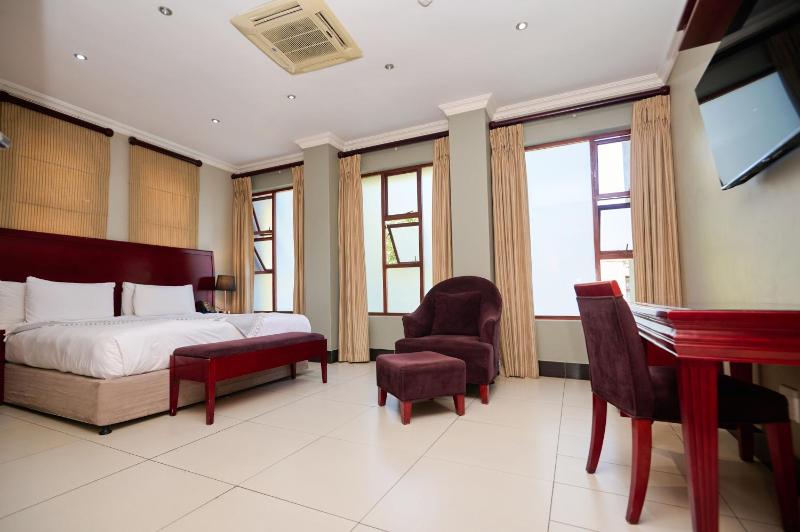 Tamboti Guest Lodge - image 10