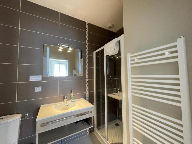 Deluxe Double Room image 2