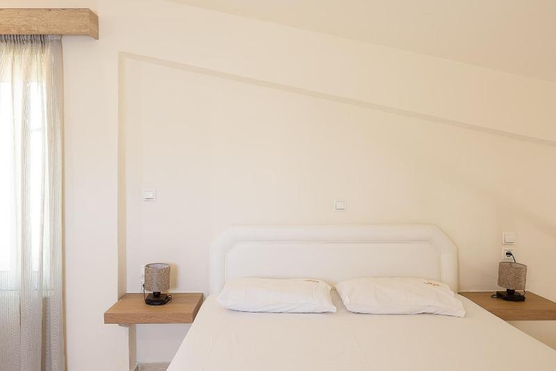 Two-Bedroom Maisonette with Sea View image 3
