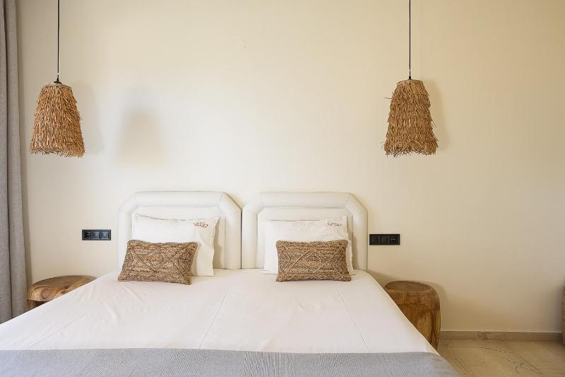 One Bedroom Family Apartment with Sea View image 3