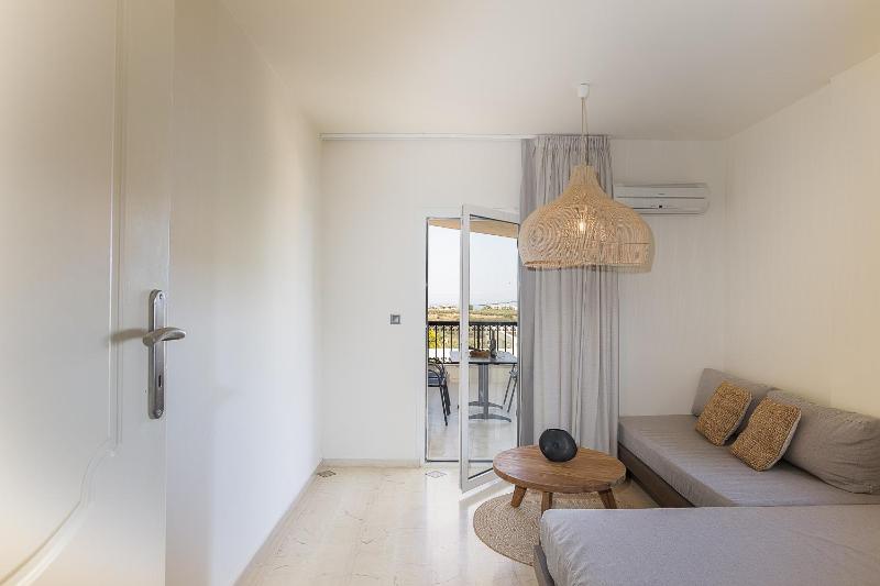 One Bedroom Family Apartment with Sea View image 4