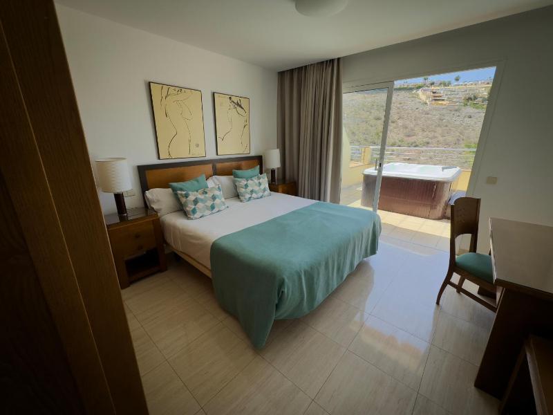  Two Bedroom Apartment with Jacuzzi image 4