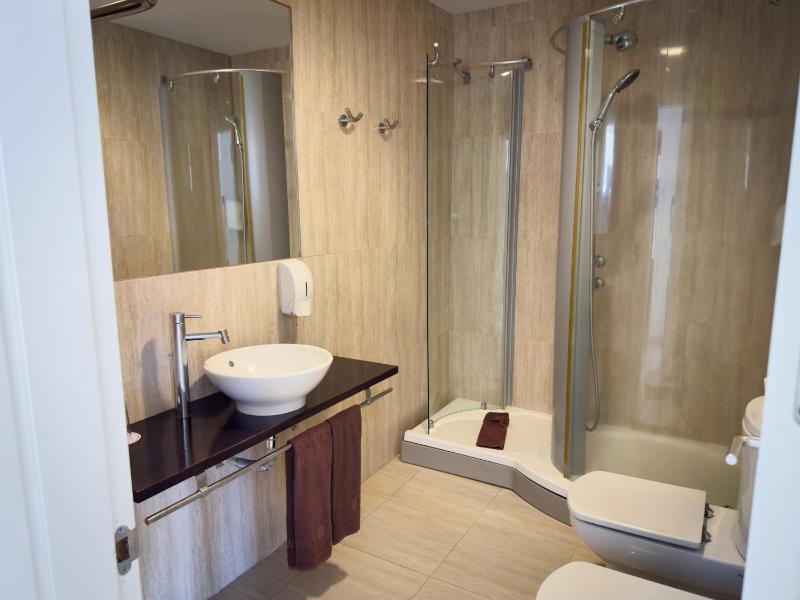  Two Bedroom Apartment with Jacuzzi image 2