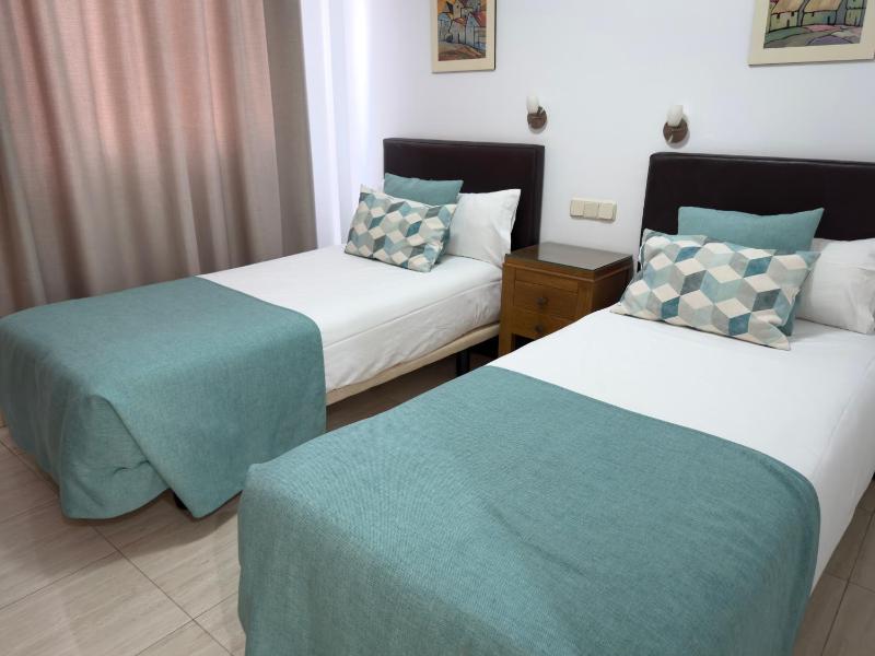  Two Bedroom Apartment with Jacuzzi image 3