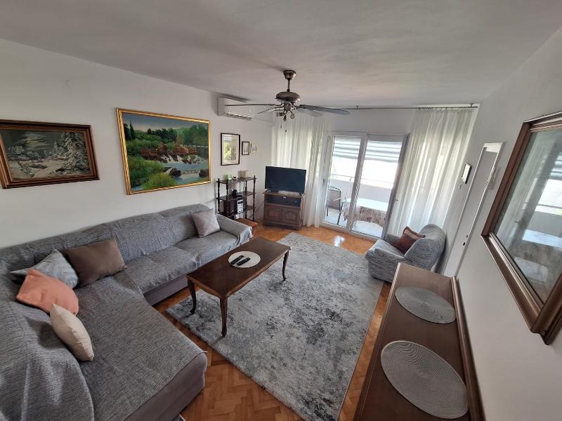 Apartment image 3