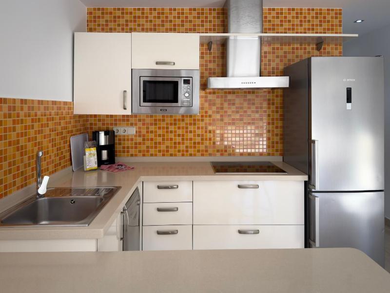 One-Bedroom Apartment with Jacuzzi image 4