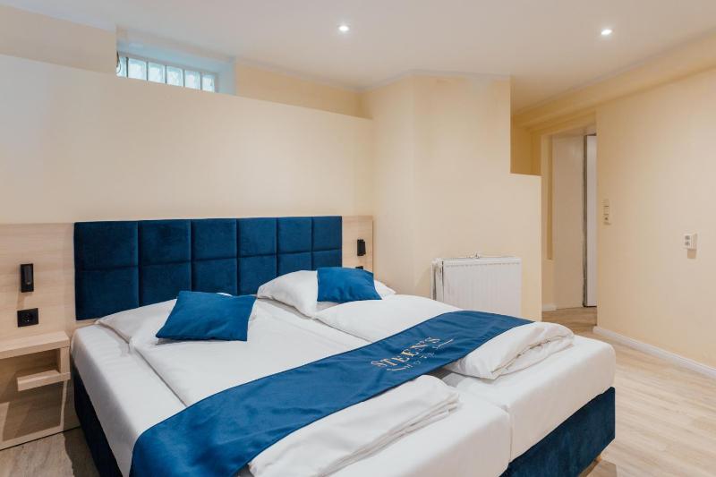 Economy Quadruple Room with Shared Bathroom image 2