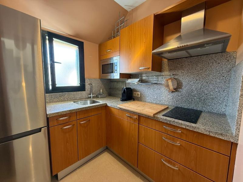 Sunny & cosy beach penthouse - image 17