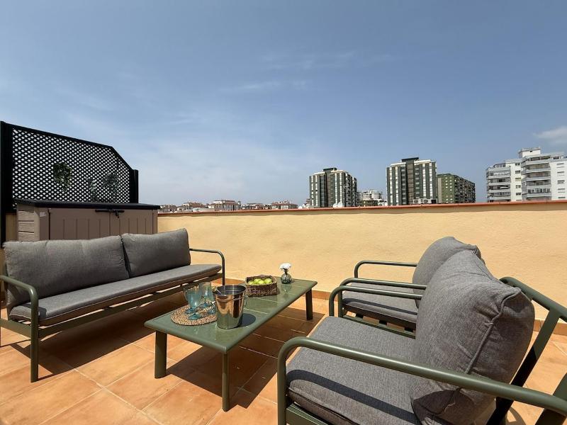 Sunny & cosy beach penthouse - image 10