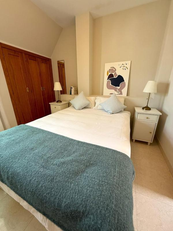 Sunny & cosy beach penthouse - image 11
