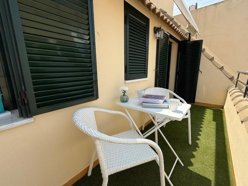 Sunny & cosy beach penthouse - image 15