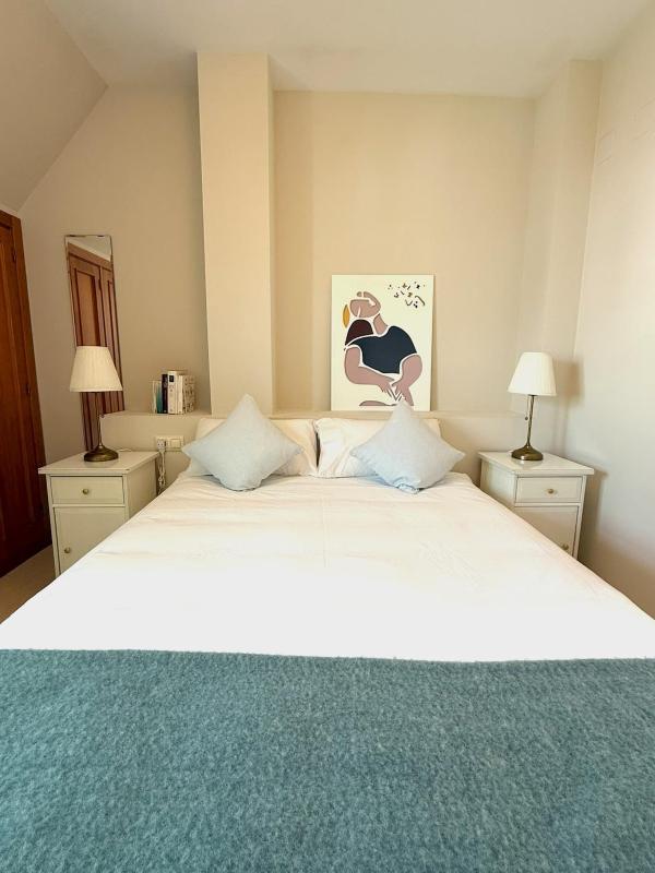 Sunny & cosy beach penthouse - image 7