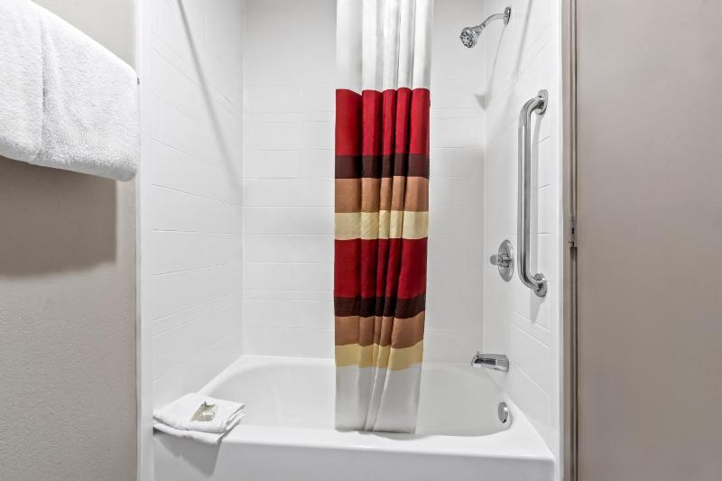 Standard Room with Two Double Beds Smoke Free image 2