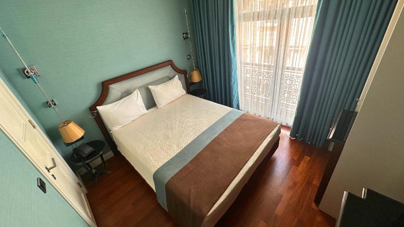 Economy Double Room image 3