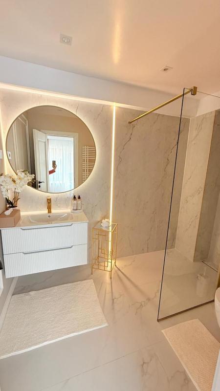 Deluxe Family Suite image 3