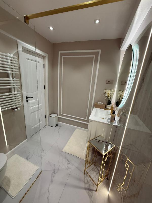Deluxe Family Suite image 2