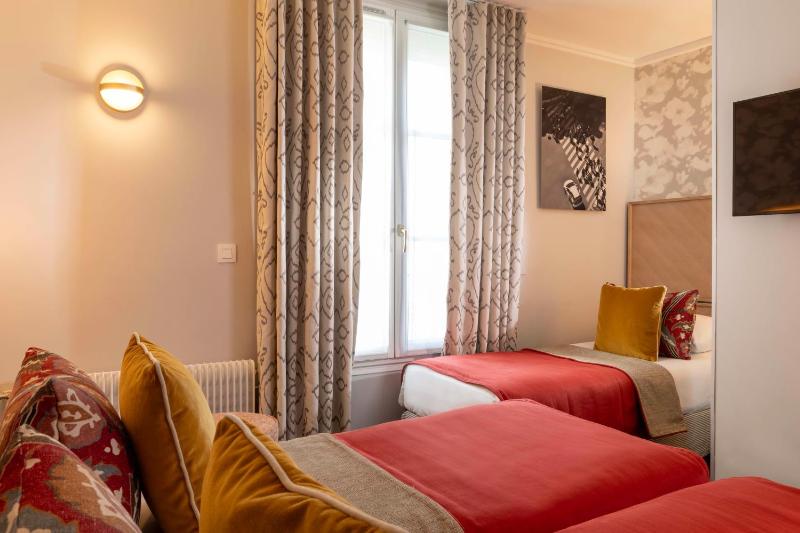 Comfort Triple Room image 3