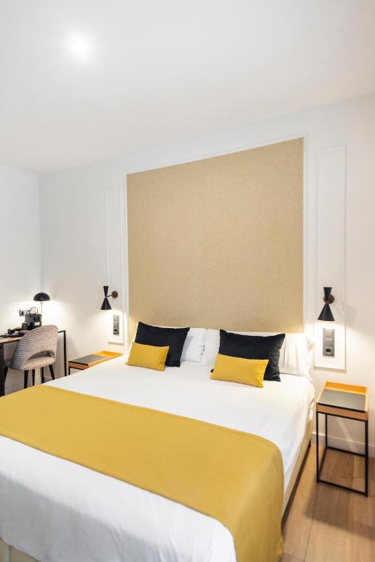 Superior Double Room image 1