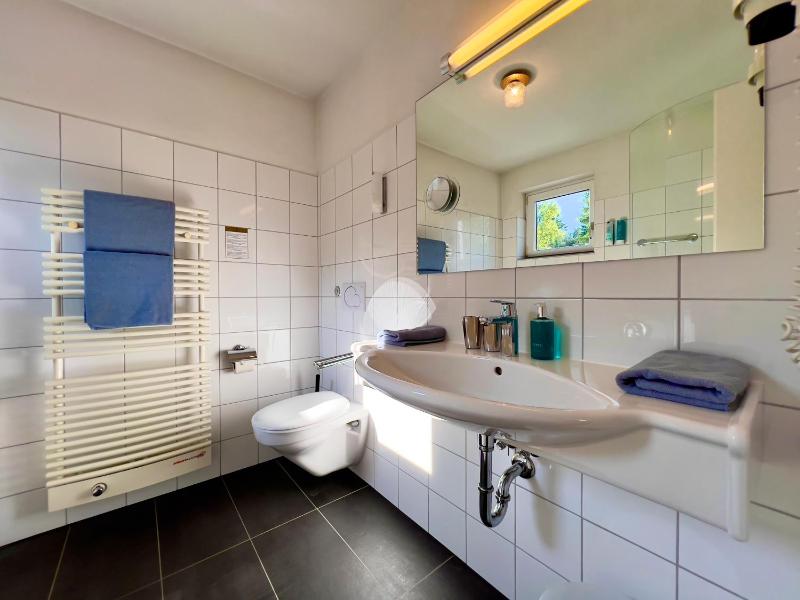 Standard Double Room image 2