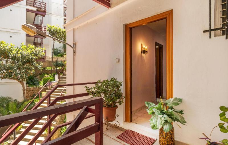 2 Bedroom Gorgeous Apartment In Faro De Cullera - image 9