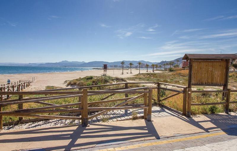 2 Bedroom Gorgeous Apartment In Faro De Cullera - image 15