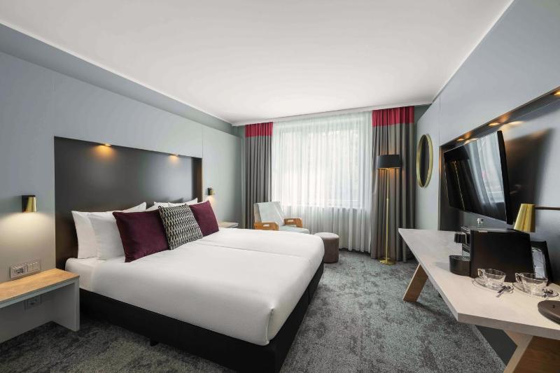 Deluxe Double room image 1