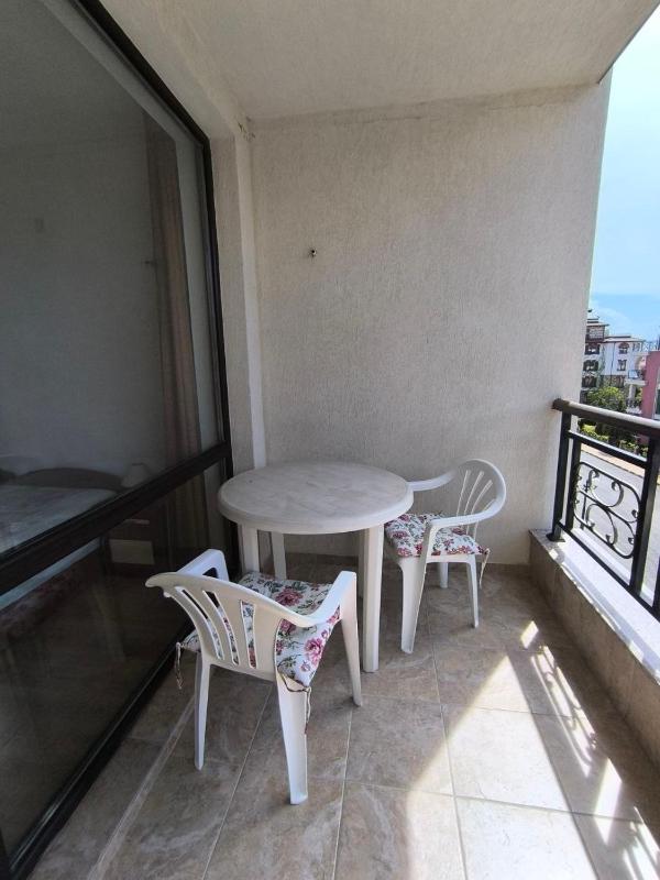 Dom-El Real Apartments in Raduga Complex - image 17