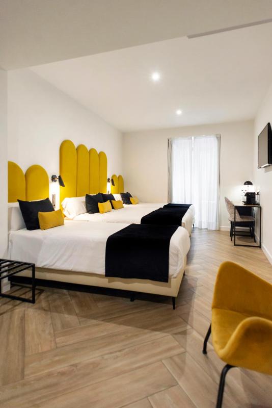 Quadruple Room image 4