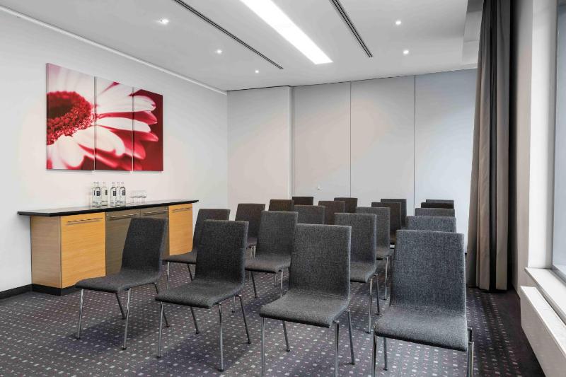 Ramada by Wyndham Essen - image 45