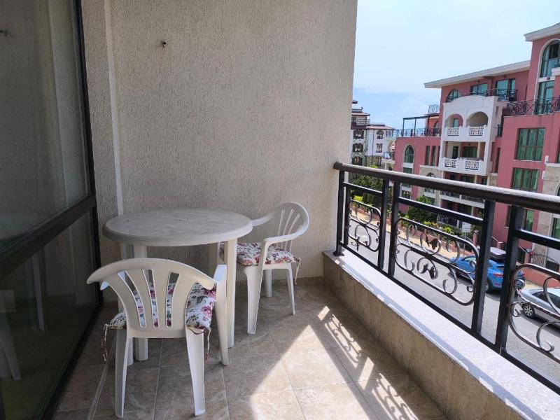 Dom-El Real Apartments in Raduga Complex - image 46
